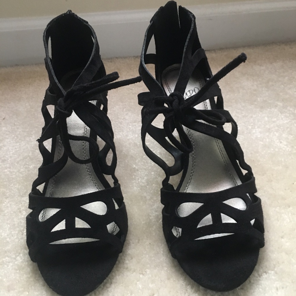 Strappy tie front sandal